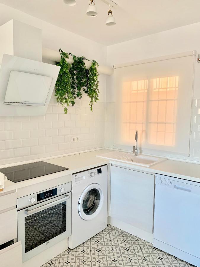 Apartamentos Pacifico Nerja Esterno foto